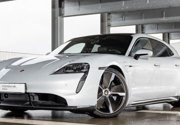 Porsche Taycan 14.990 km 98.880 &euro; Friedrichshafen 88045