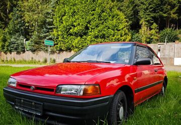 Mazda 323 148.000 km 3.500 &euro; Vogt 88267