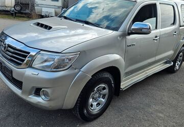 Toyota Hilux 242.232 km 12.999 &euro; Baienfurt 88255