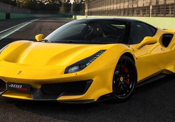 Ferrari 488 Pista 49.488 km 477.777 &euro; Meckenbeuren 88074