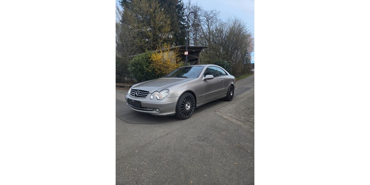 Mercedes-Benz CLK 270 212.511 km 3.190 &euro; Meckenbeuren 88074