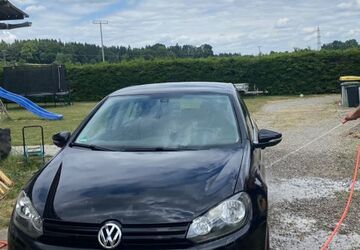 VW Golf 216.000 km 4.100 &euro; Berg 88276