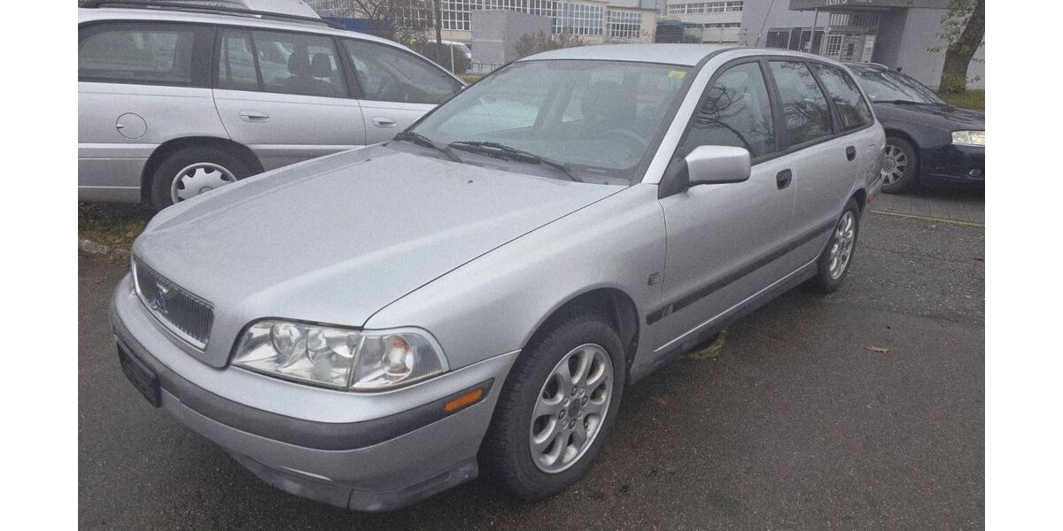 Volvo V40 186.000 km 3.599 &euro; Friedrichshafen 88046