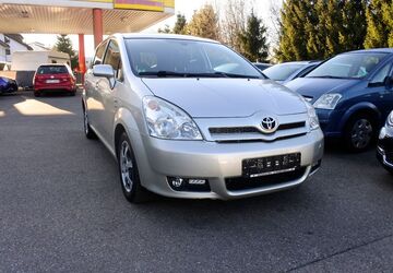 Toyota Corolla Verso 150.000 km 2.599 &euro; Wangen 88239