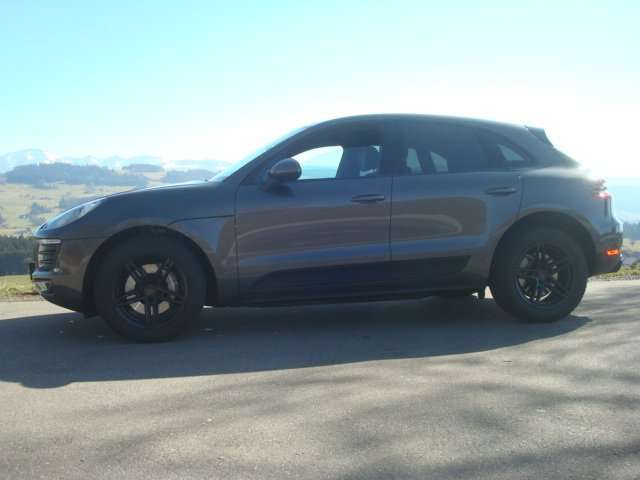 Porsche Macan 32.909 km 41.990 &euro; Opfenbach 88145