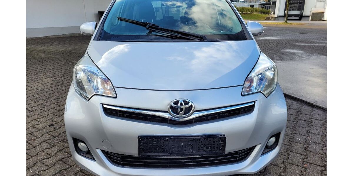 Toyota Verso-S 126.000 km 4.950 &euro; Kressbronn 88079