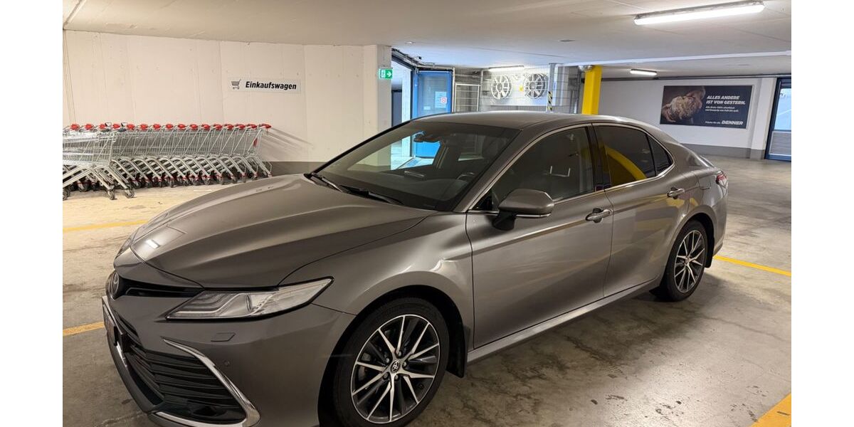 Toyota Camry 58.000 km 33.500 &euro; Konstanz 78462