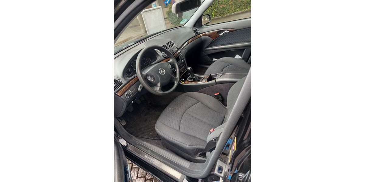 Mercedes-Benz E 200 281.000 km 2.400 &euro; Konstanz 78462