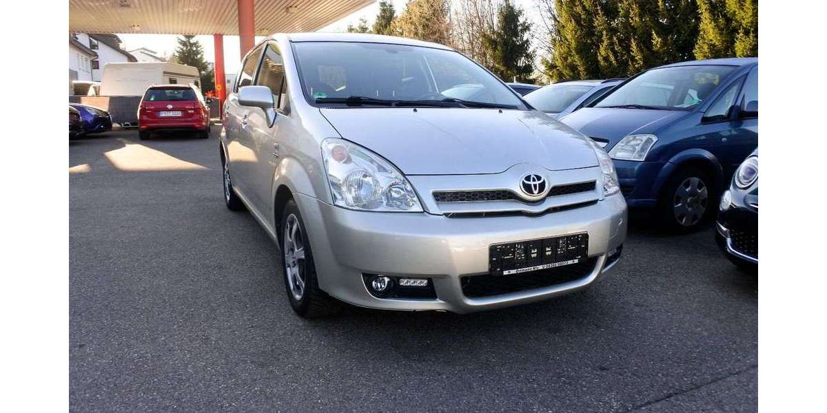 Toyota Corolla Verso 150.000 km 2.999 &euro; Wangen 88239
