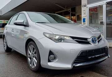 Toyota Auris 121.140 km 8.990 &euro; Tettnang-Pfingstweid 88069