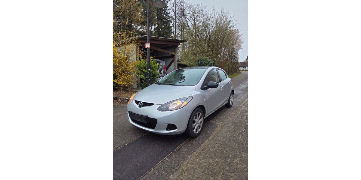 Mazda 2 142.857 km 3.290 &euro; Meckenbeuren 88074
