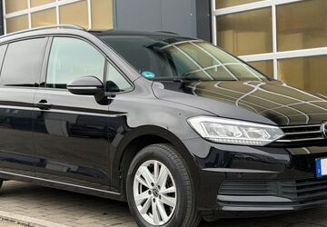 VW Touran 70.000 km 28.900 &euro; Friedrichshafen 88045