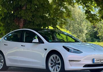 Tesla Model 3 49.755 km 29.990 &euro; Ravensburg 88213
