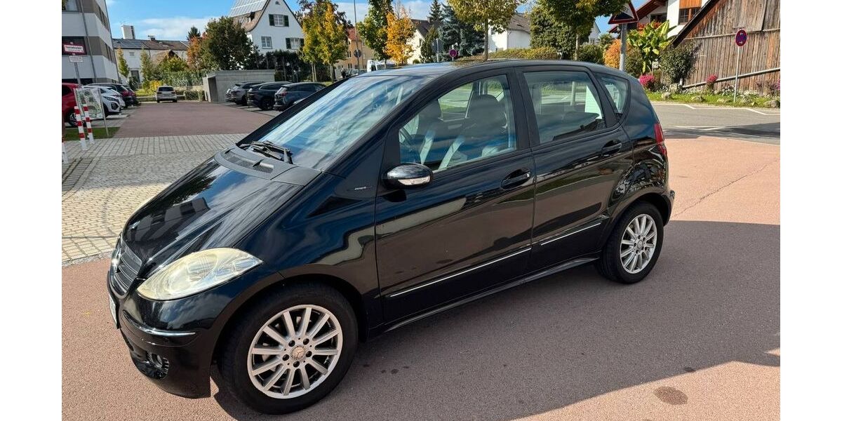 Mercedes-Benz A 150 205.241 km 3.000 &euro; Friedrichshafen 88045