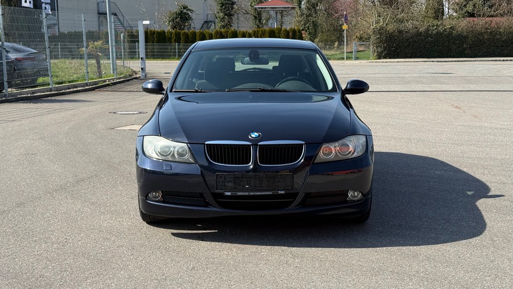 BMW 320 223.564 km 2.290 &euro; Meckenbeuren 88074