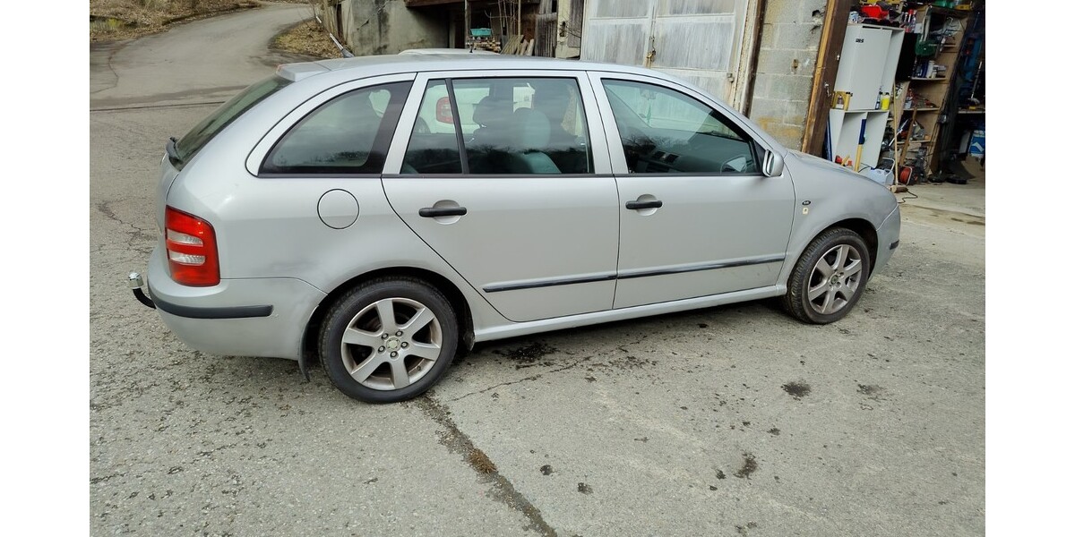 Skoda Fabia 370.695 km 2.500 &euro; Bergatreute 88368