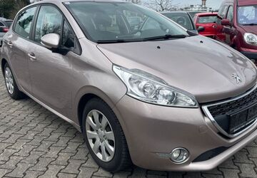 Peugeot 208 85.000 km 2.990 &euro; Baienfurt 88255