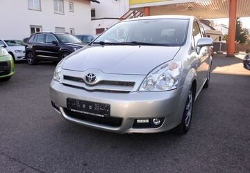 Toyota Corolla Verso 150.000 km 3.999 &euro; Wangen 88239