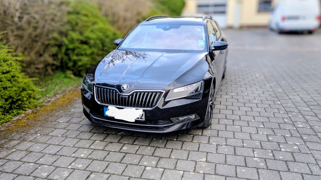 Skoda Superb 119.000 km 17.900 &euro; Deggenhausertal 88693