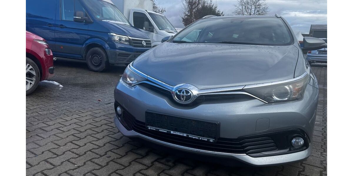 Toyota Auris 339.000 km 4.990 &euro; Baindt/Schachen 88255